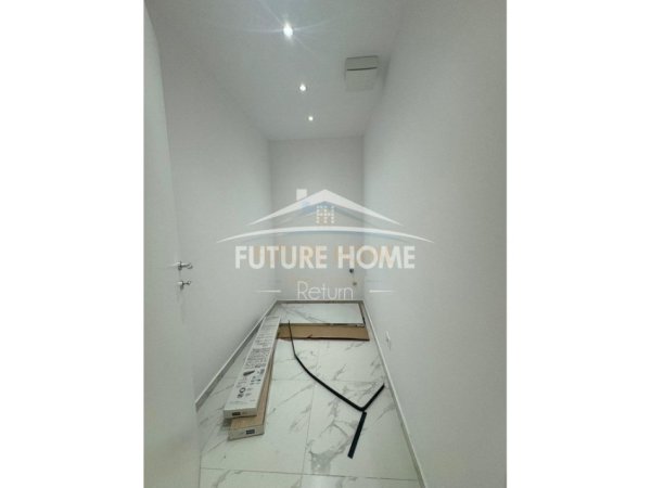 Tirane, jepet me qera apartament 3+1 Kati 3, 152 m² 700 € , Return54179