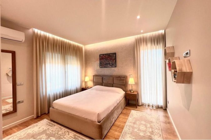 Tirane, jepet me qera apartament 2+1 , 120 m² 1.200 € (Ambasada Amerikane)