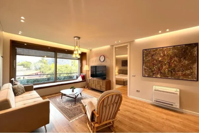 Tirane, jepet me qera apartament 2+1 , 120 m² 1.200 € (Ambasada Amerikane)