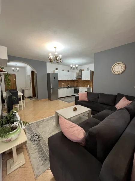 Tirane, shitet apartament 2+1+Ballkon Kati 3, 92 m² 230.000 € (Komuna Parisit)