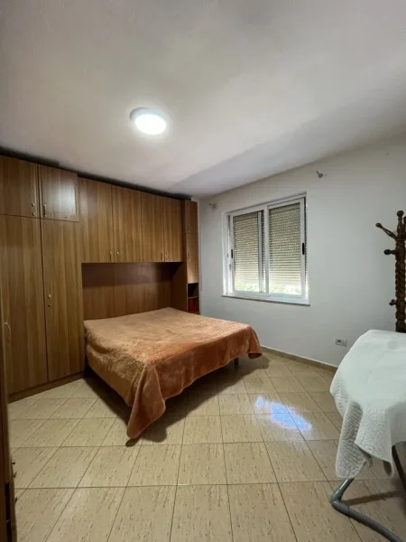 Tirane, shitet apartament 2+1+Ballkon Kati 3, 92 m² 230.000 € (Komuna Parisit)
