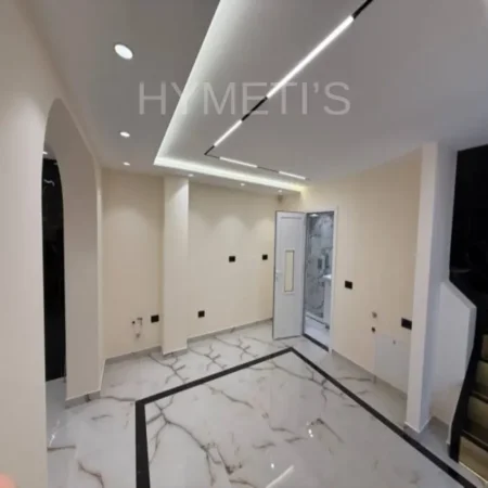 Tirane, jepet me qera Vile 3+1 , 80 m² 1.000 € (Rruga E Elbasanit 10, Njësia Bashkiake 2 1010)