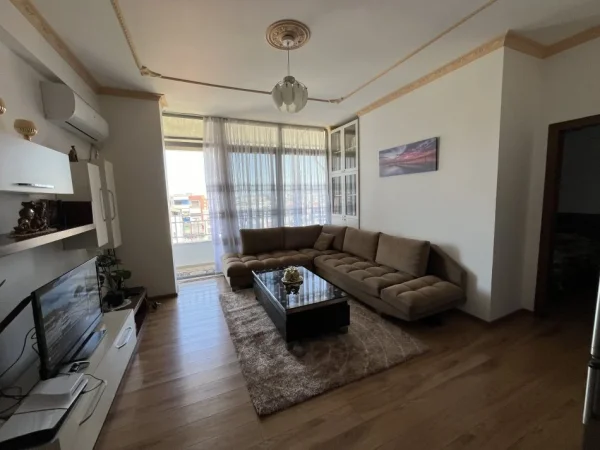 Tirane, shitet apartament 2+1+Ballkon Kati 7, 78 m² 95.000 € (Bulevardi blu)