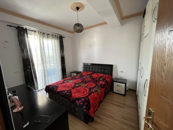 Tirane, shitet apartament 2+1+Ballkon Kati 7, 78 m² 95.000 € (Bulevardi blu)