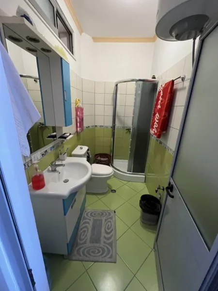 Tirane, shitet apartament 2+1+Ballkon Kati 7, 78 m² 95.000 € (Bulevardi blu)