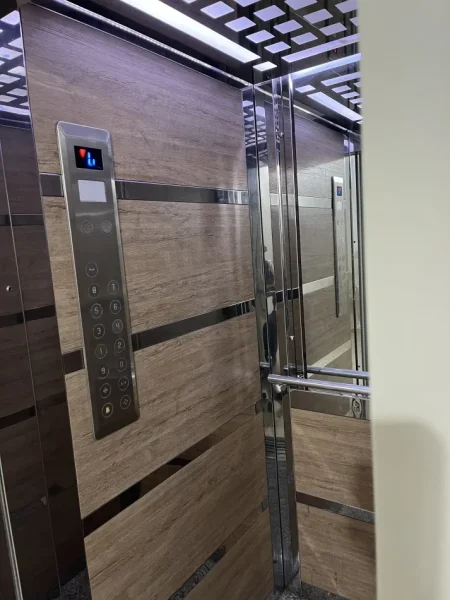 Tirane, shitet apartament 2+1+Ballkon Kati 7, 78 m² 95.000 € (Bulevardi blu)