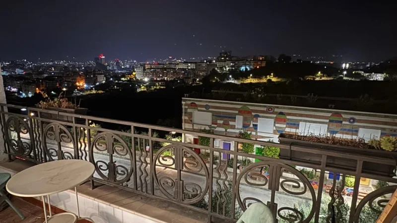 Tirane, jepet me qera apartament 3+1+Ballkon Kati 3, 133 m² 1.500 € (Residenca Kodra e Diellit 2)