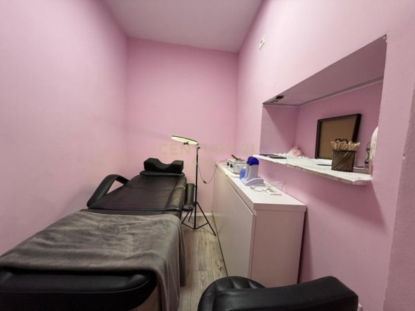 Tirane, shitet ambjent biznesi Kati 0, 70 m² (Rr.Sulejman Delvina)