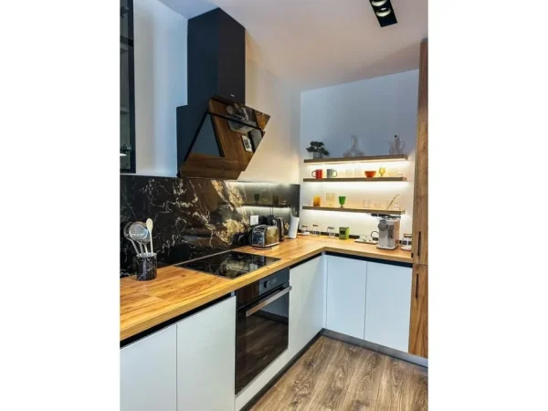 Tirane, jepet me qera apartament 2+1 Kati 7, 126 m² 1.550 € 