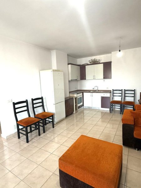 Tirane, jepet me qera apartament 1+1+Ballkon Kati 9, 72 m² 400 € (YZBERISHT)