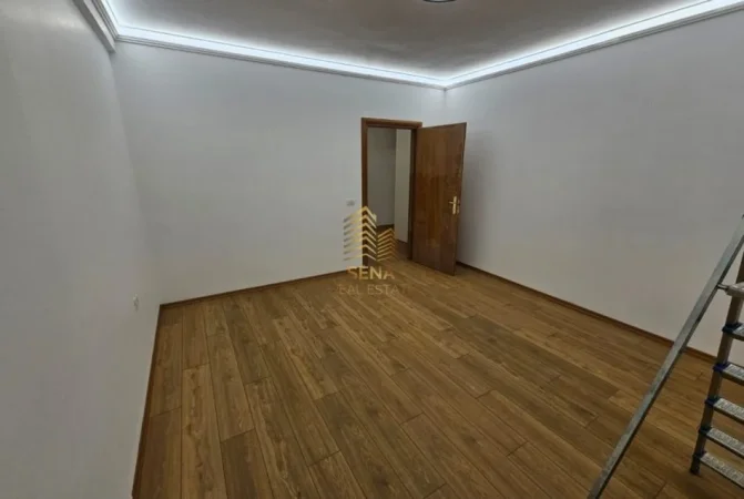 Tirane, shitet apartament 2+1+Ballkon Kati 1, 115 m² 220.000 € (Selvia)