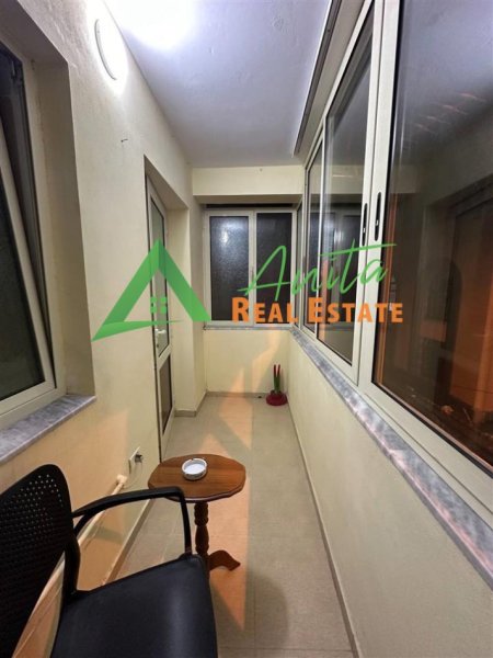 Tirane, jepet me qera apartament 2+1+Ballkon Kati 2, 70 m² 600 € (Rruga e Durresit)