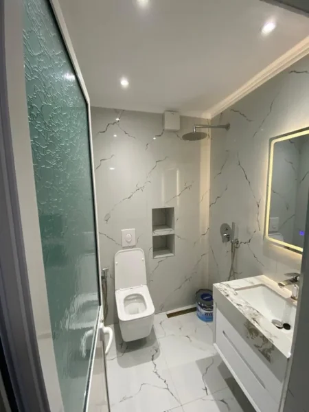 Tirane, jepet me qera ambjent biznesi Kati 1, 83 m² 1.200 € (Rruga e Durresit)