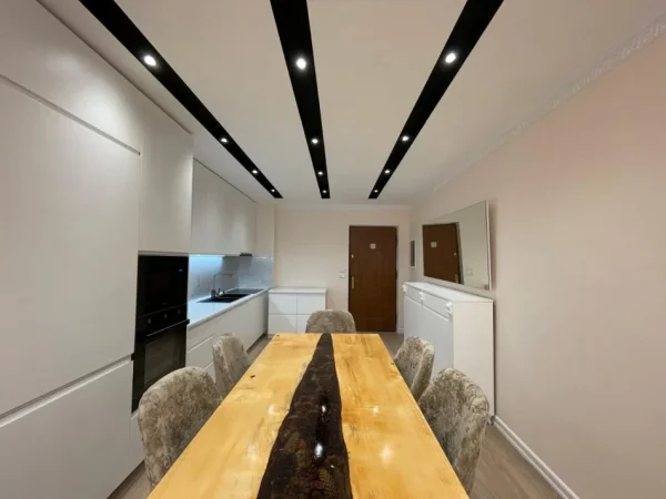 Tirane, jepet me qera apartament 2+1 Kati 3, 1.200 € 