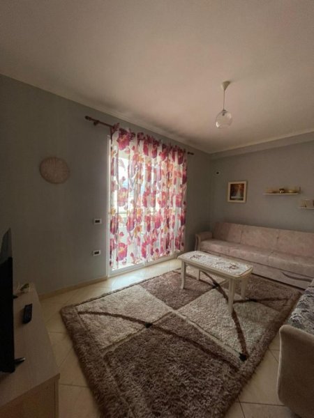 Tirane, jepet me qera apartament 1+1+Ballkon Kati 7, 70 m² 450 € (Yzberisht, Fitness Unik)