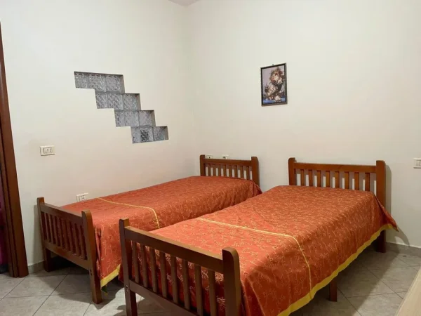Tirane, jepet me qera apartament 1+1+Ballkon Kati 3, 70 m² 430 € (RRUGA E KAVAJES DELIJORGJI)