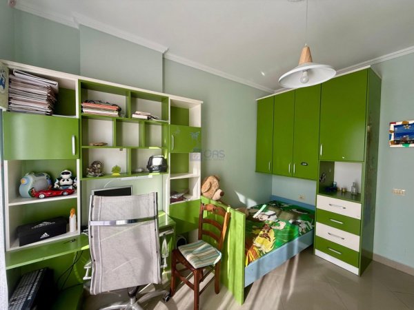 Tirane, jepet me qera apartament 2+1+Aneks+Ballkon Kati 8, 110 m² 600 € (Rruga Aleksandri i Madh)