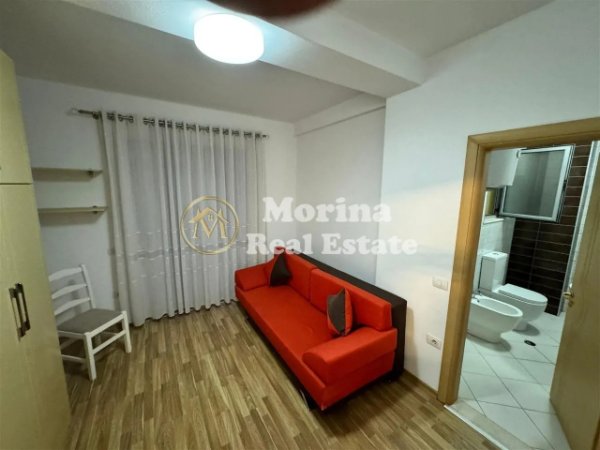 Tirane, jepet me qera apartament 3+1 Kati 5, 120 m² 1.000 € (Liqeni i Thate)