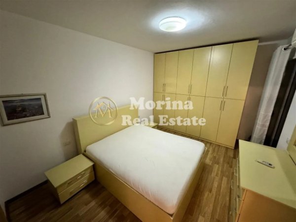Tirane, jepet me qera apartament 3+1 Kati 5, 120 m² 1.000 € (Liqeni i Thate)