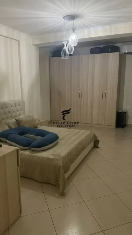 Tirane, jepet me qera apartament 2+1+Ballkon Kati 6, 90 m² 800 € (KOMUNA E PARISIT)