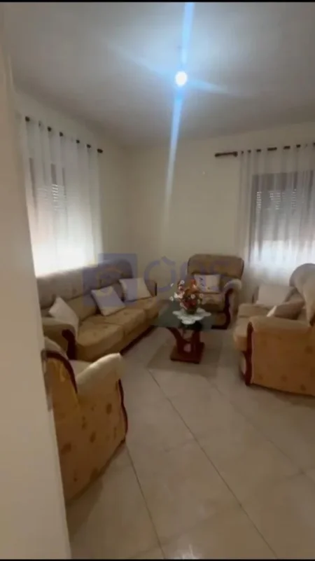 Tirane, jepet me qera apartament 2+1+Aneks+Ballkon Kati 2, 120 m² 300 € (Prane Diges se Liqenit)
