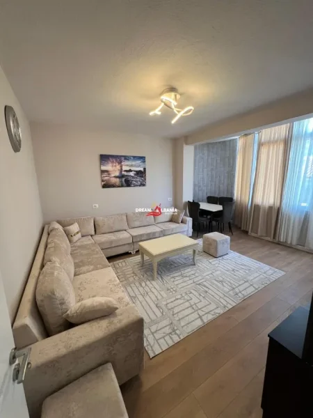 Tirane, shitet apartament 2+1 , 100 m² 160.000 €