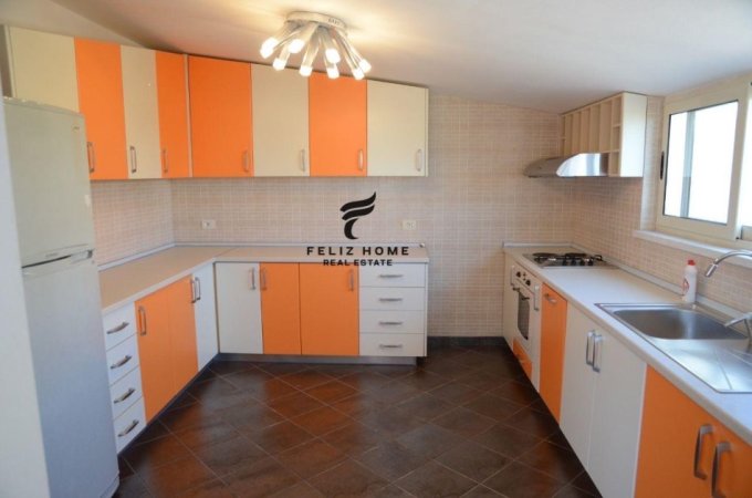 Tirane, jepet me qera apartament 4+1+Ballkon Kati 5, 210 m² 1.200 € (LIQEN THATE)