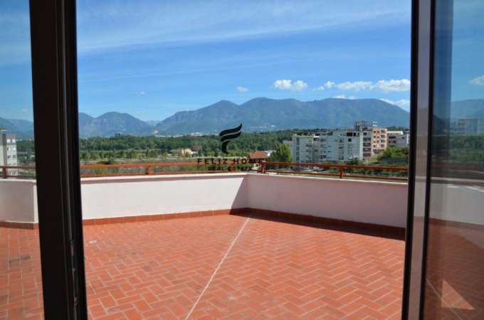 Tirane, jepet me qera apartament 4+1+Ballkon Kati 5, 210 m² 1.200 € (LIQEN THATE)