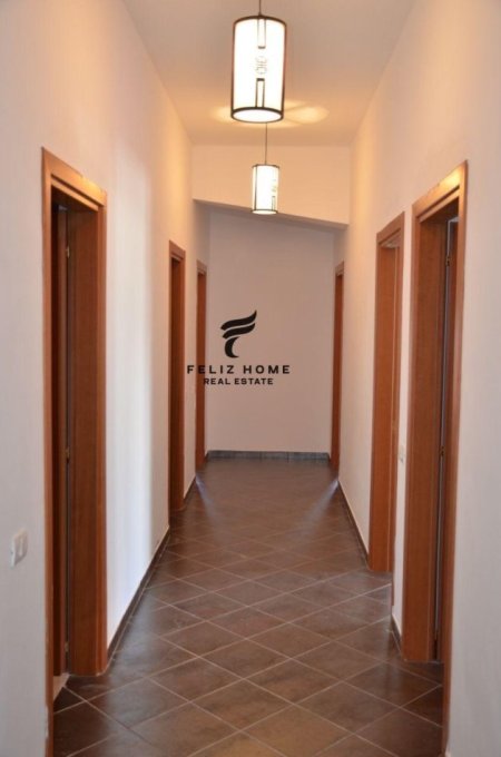 Tirane, jepet me qera apartament 4+1+Ballkon Kati 5, 210 m² 1.200 € (LIQEN THATE)