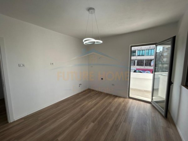Durres, shitet apartament 2+1 Kati 2, 61 m² 81.000 € (Lagjia 5, Prane Stadiumit)