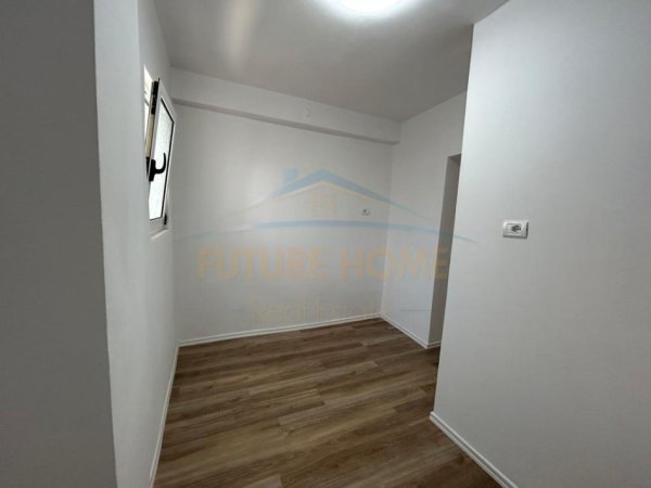 Durres, shitet apartament 2+1 Kati 2, 61 m² 81.000 € (Lagjia 5, Prane Stadiumit)