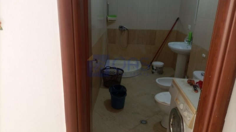 Tirane, jepet me qera apartament 2+1+Aneks+Ballkon Kati 4, 90 m² 400 € (Rruga Loni Ligori , Astir)