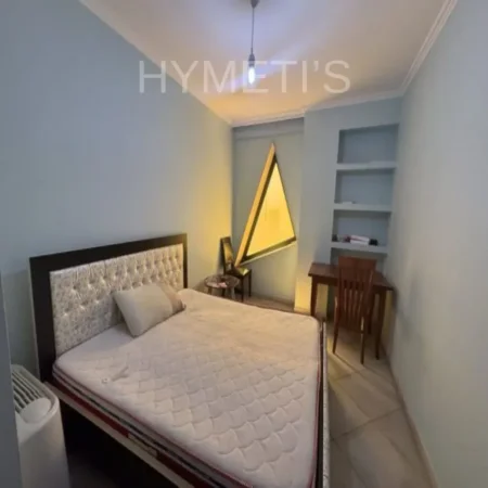 Tirane, jepet me qera apartament 3+1 Kati 2, 125 m² 800 € (Rruga Mihal Duri 73, Njësia Bashkiake 10 1001)