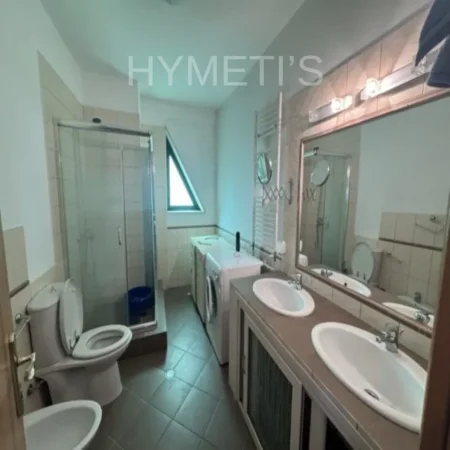 Tirane, jepet me qera apartament 3+1 Kati 2, 125 m² 800 € (Rruga Mihal Duri 73, Njësia Bashkiake 10 1001)