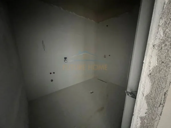 Tirane, shitet apartament 3+1 Kati 5, 168 m² 32.000.000 € 