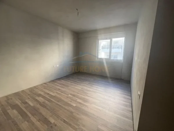 Tirane, shitet apartament 3+1 Kati 5, 168 m² 32.000.000 € 