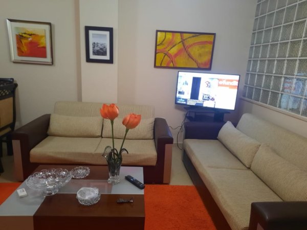 Tirane, jepet me qera apartament 2+1 Kati 5, 