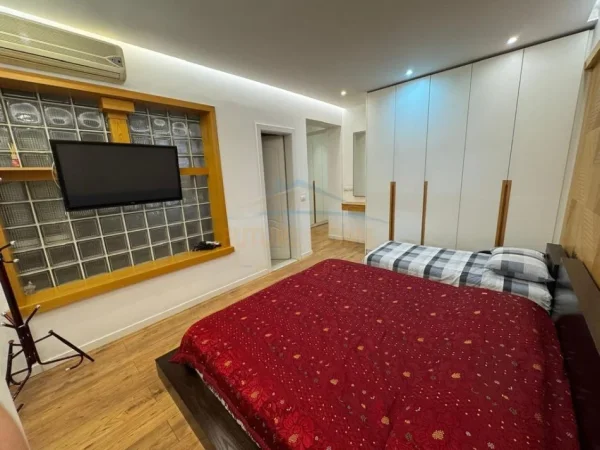 Tirane, jepet me qera apartament 1+1 Kati 4, 55 m² 600 € 