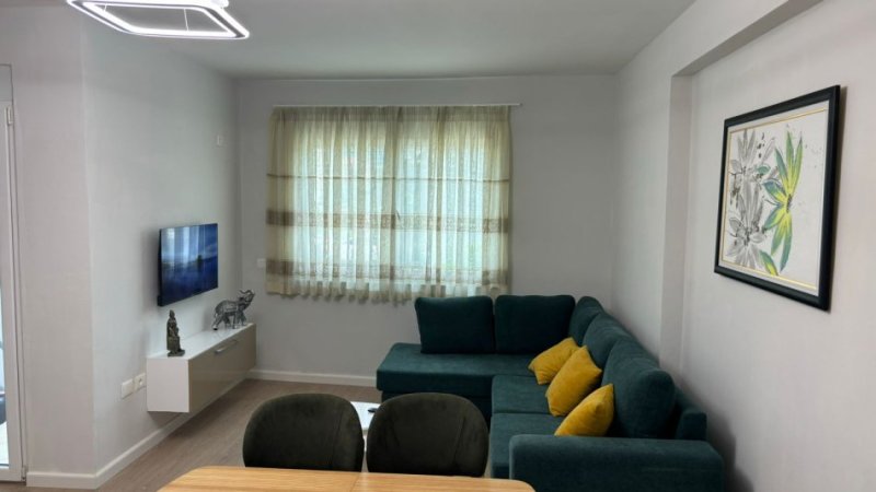 Tirane, jepet me qera 1+1+Ballkon , 65 m² 470 € (Rruga 5 Maji)