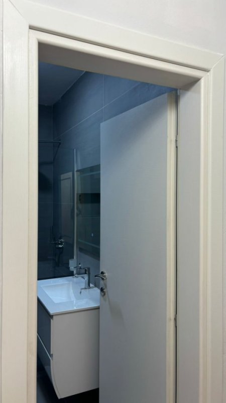 Tirane, jepet me qera 1+1+Ballkon , 65 m² 470 € (Rruga 5 Maji)