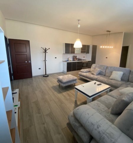 Tirane, jepet me qera apartament 1+1 Kati 2, 72 m² 500 € 