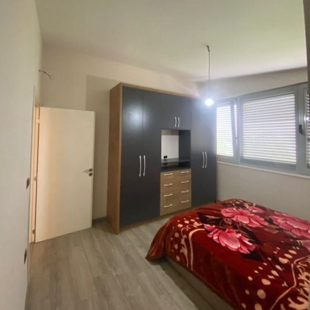 Tirane, jepet me qera apartament 1+1 Kati 2, 72 m² 500 € 