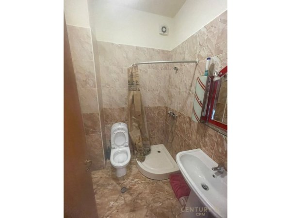 Tirane, jepet me qera apartament 1+1 Kati 4, 72 m² 750 € (Rruga Hoxha Tasim)