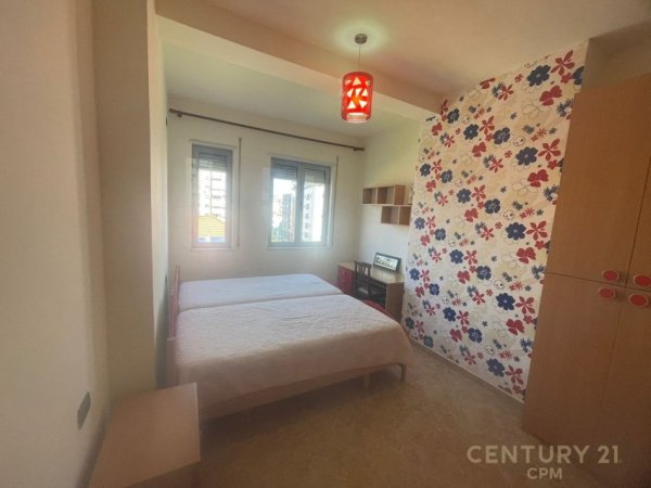 Tirane, jepet me qera apartament 1+1 Kati 4, 72 m² 750 € (Rruga Hoxha Tasim)