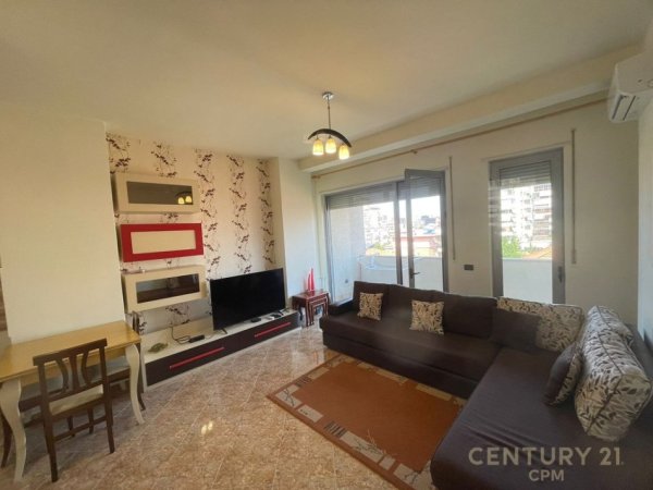 Tirane, jepet me qera apartament 1+1 Kati 4, 72 m² 750 € (Rruga Hoxha Tasim)