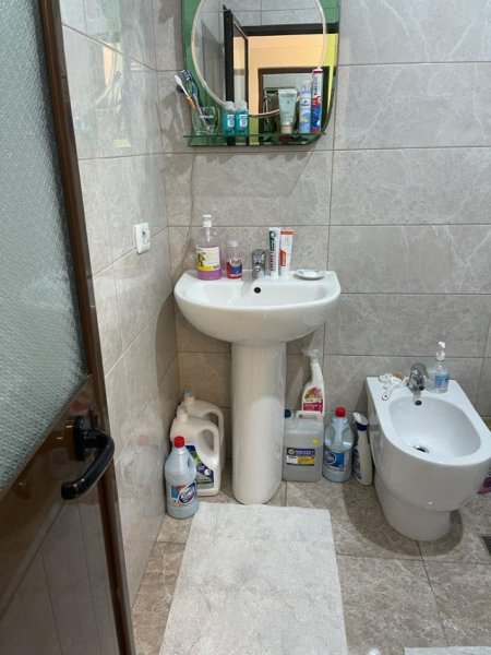 Tirane, jepet me qera apartament 1+1 Kati 3, 72 m² 500 € 