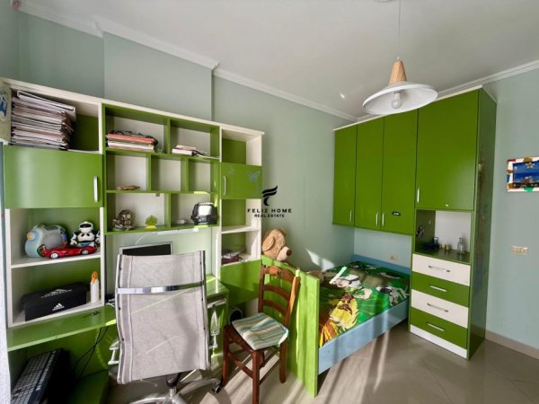 Tirane, jepet me qera apartament 3+1 Kati 8, 110 m² 600 € (ASTIR)