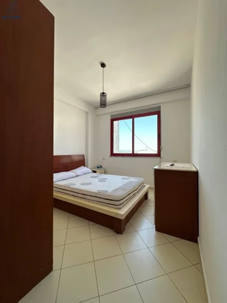 Tirane, jepet me qera apartament 2+1 Kati 7, 95 m² 450 €