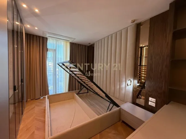 Tirane, jepet me qera apartament 2+1 Kati 9, 126 m² 2.000 € 