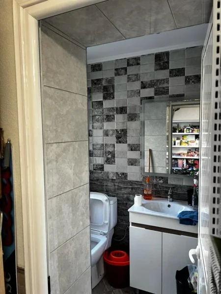 Tirane, shitet ambjent biznesi Kati 1, 42 m² 135.000 € (Rruga Isuf Elezi)